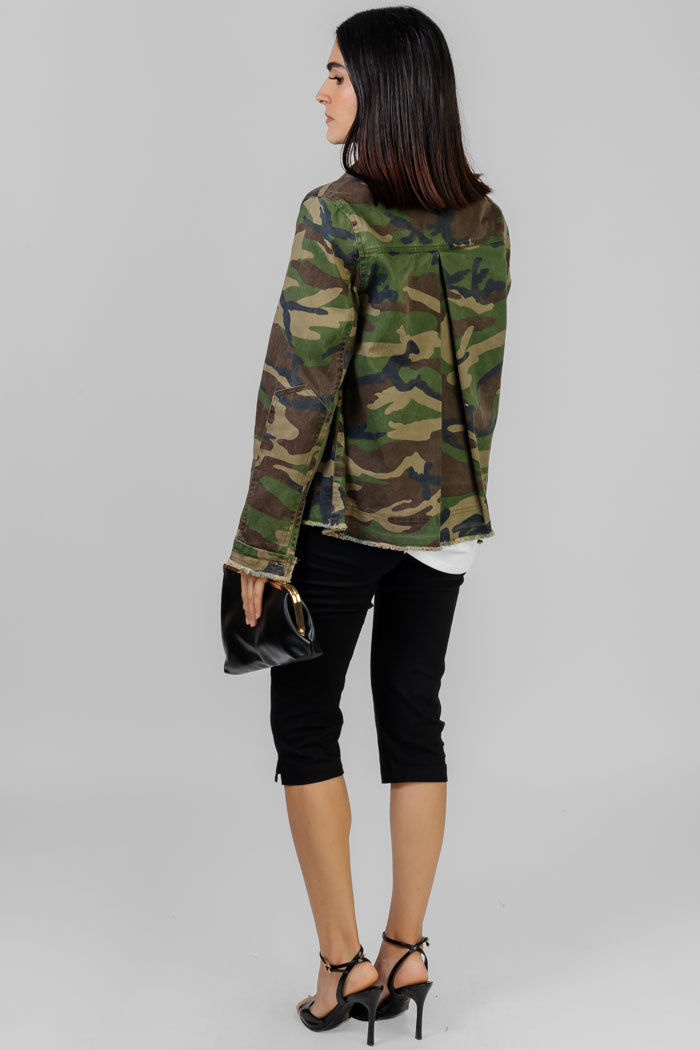 CHAQUETA ESTAMPADO CAMUFLADO