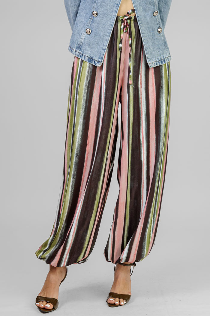 PANTALÓN JOGGER ESTAMPADO RAYADO