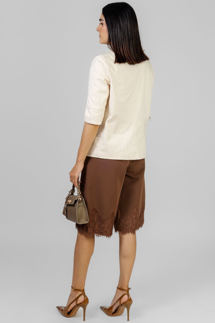 BLUSA CREMA DETALLE PERLAS