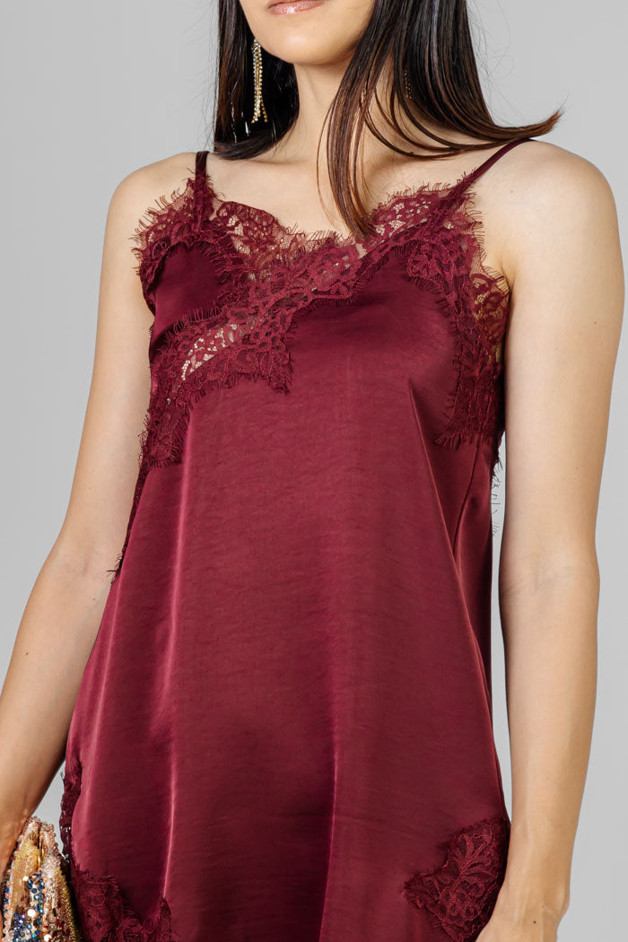 CONJUNTO VINO DE ENCAJE