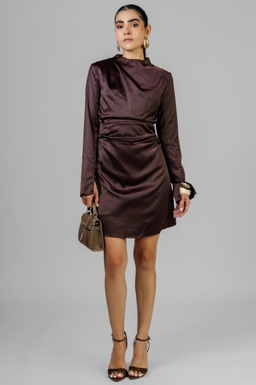 VESTIDO CORTO SATINADO GLAM