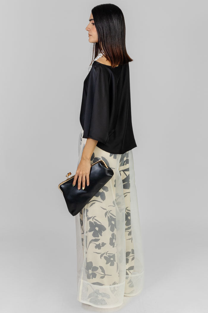 BLUSA NEGRA ASIMÉTRICA