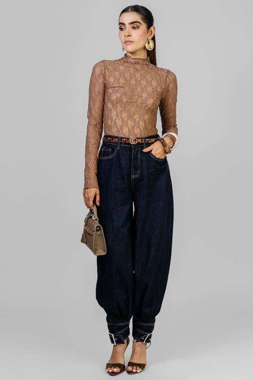 PANTALON DENIM PUÑOS AJUSTADOS