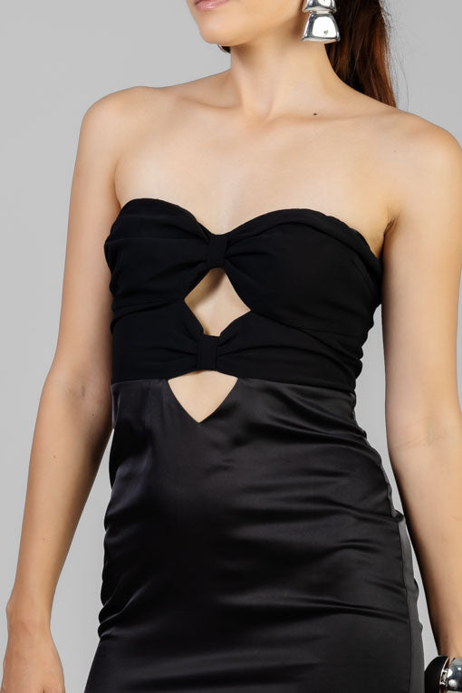 VESTIDO STRAPLESS MOÑOS