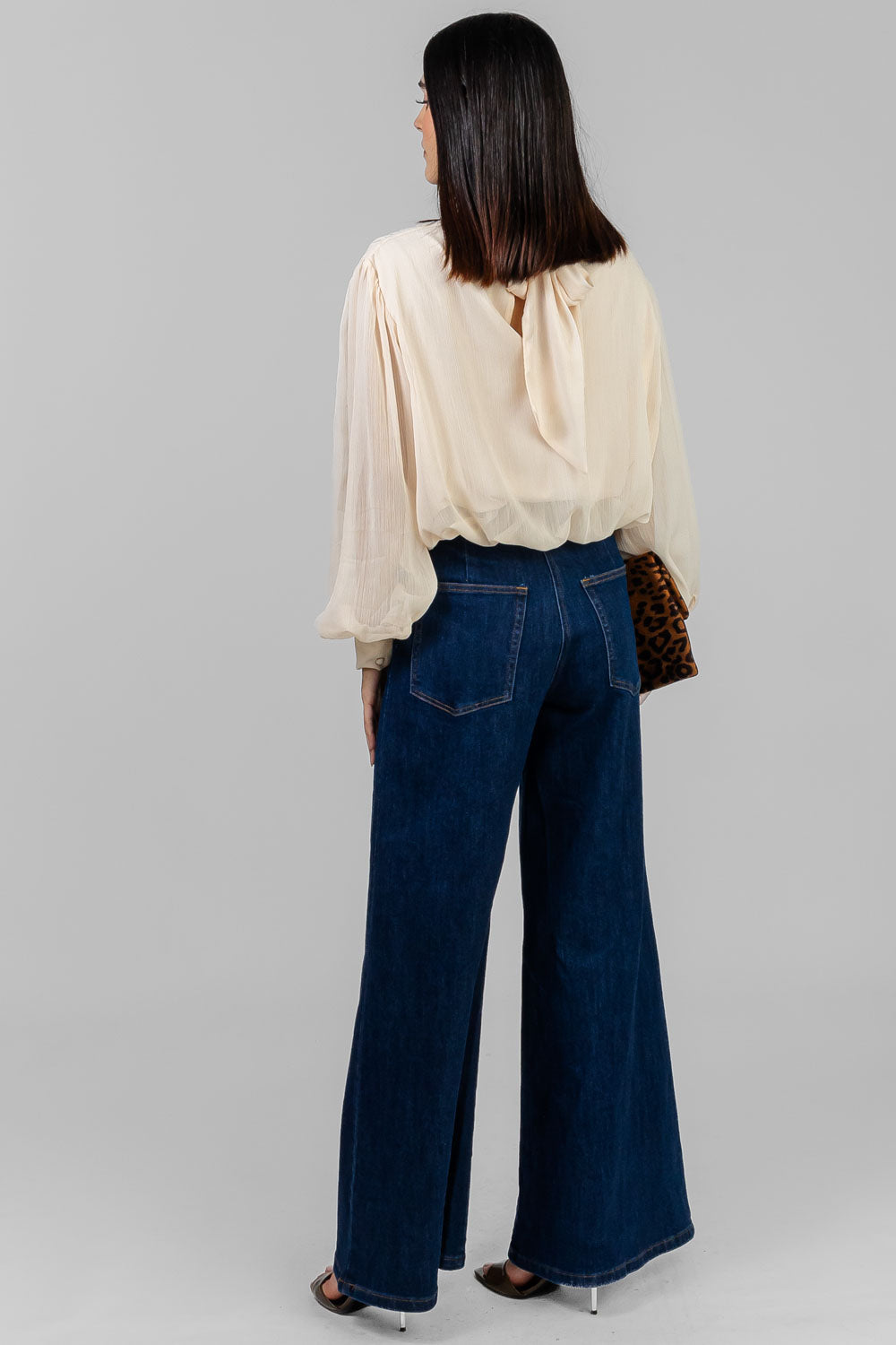 BLUSA DRAPEADA ENVOLVENTE