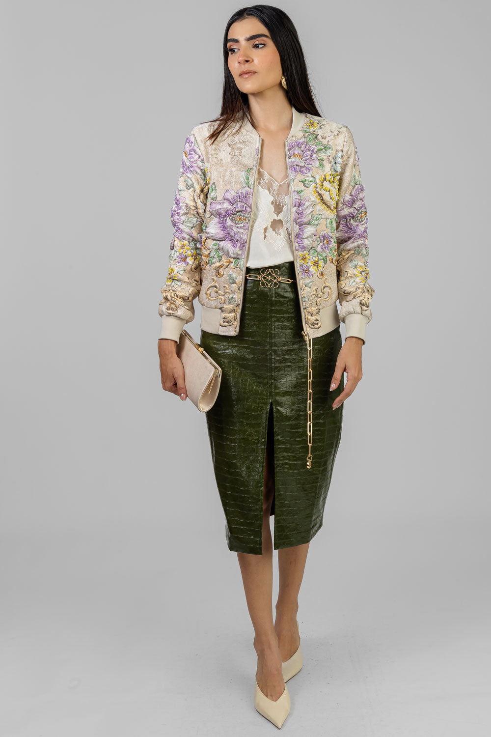 CHAQUETA BOMBER BORDADO LILA
