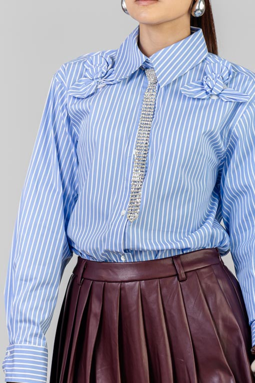 CAMISA AZUL RAYAS Y FLORES