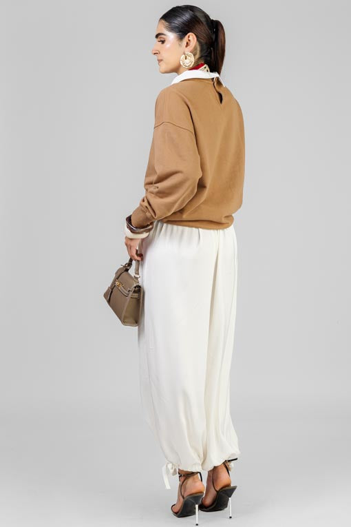 SUDADERA CUELLO BLANCO