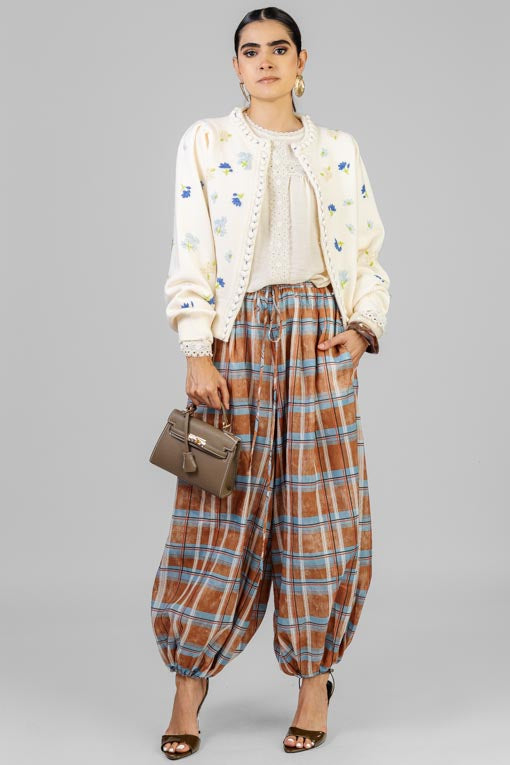 SUETER FLORES BORDADAS