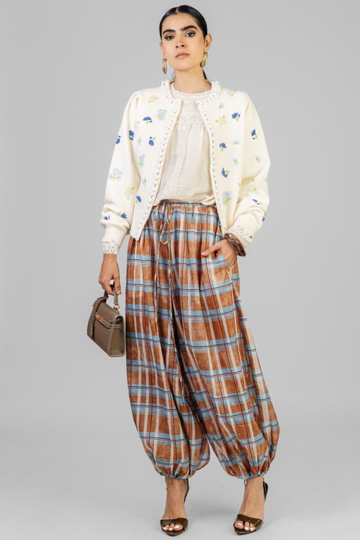 SUETER FLORES BORDADAS