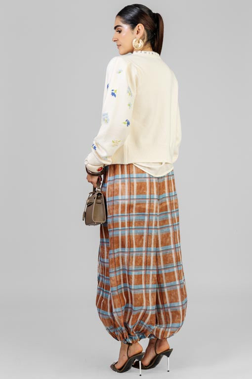 SUETER FLORES BORDADAS