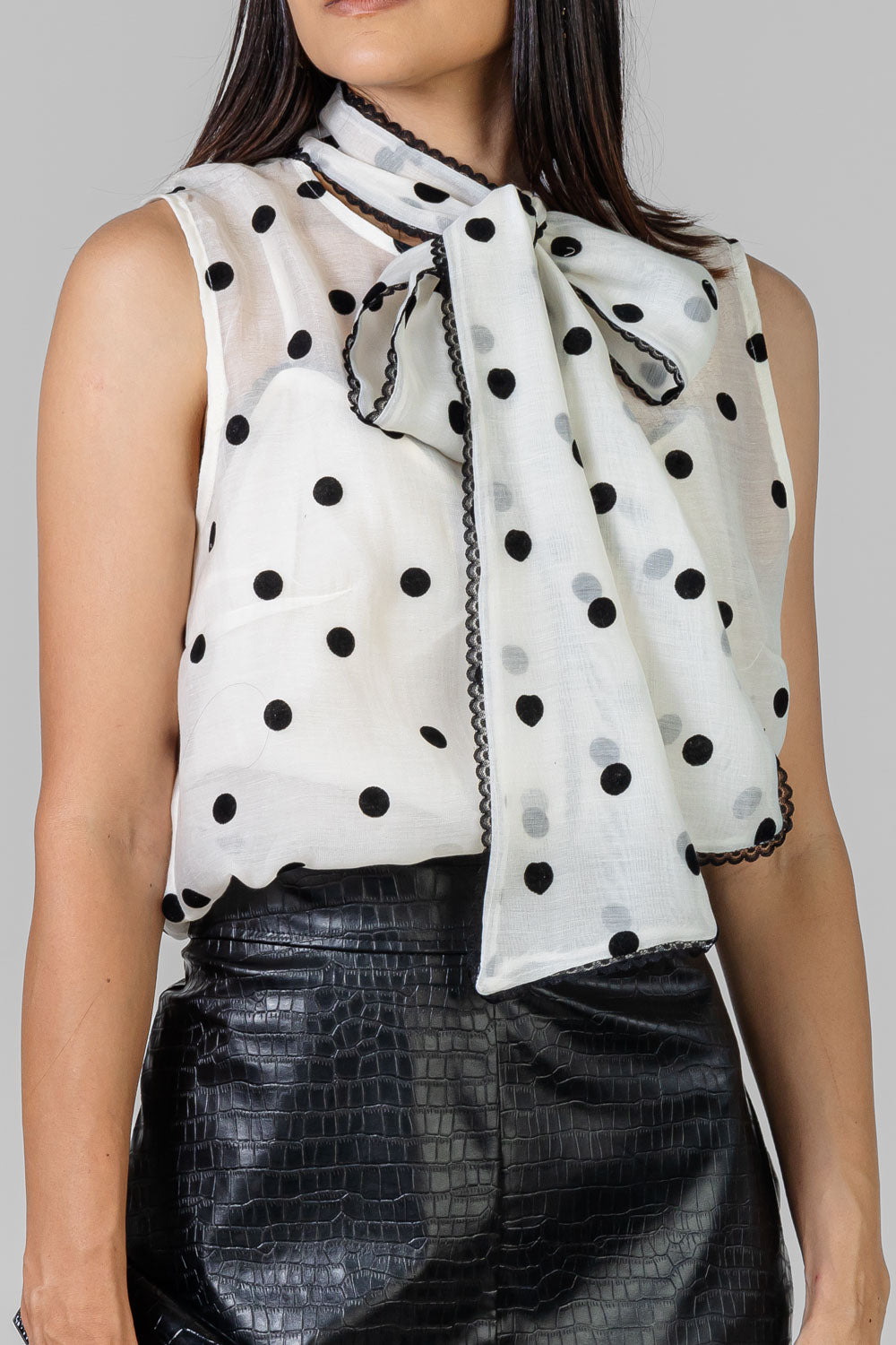 BLUSA CUELLO DE MOÑO