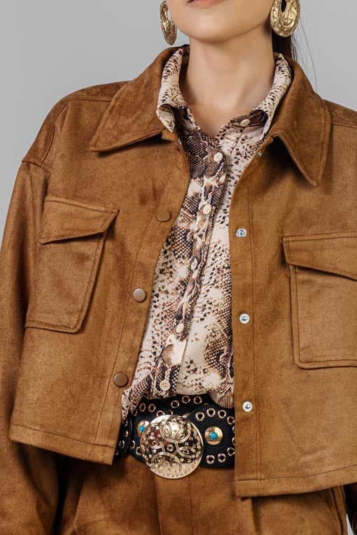 CONJUNTO SHORT Y SACO GAMUZA