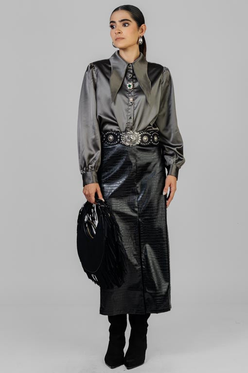 BLUSA CUELLO EN PICO